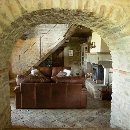 Umbrian Retreat In With A Pool Hébergement de vacances