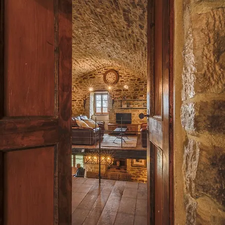 Umbrian Retreat In With A Pool