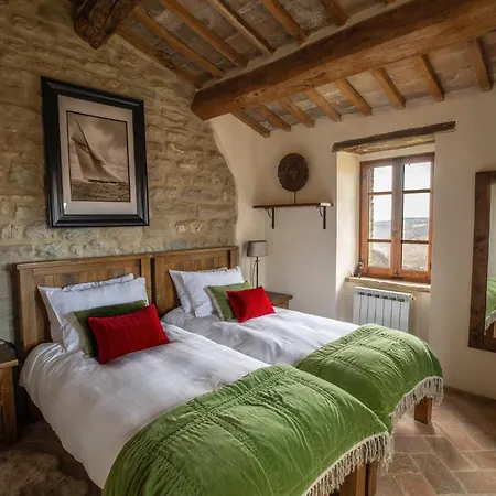 Umbrian Retreat In With A Pool Hébergement de vacances